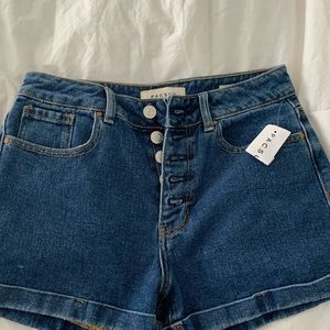 Dark wash brand new pac sun mom shorts!